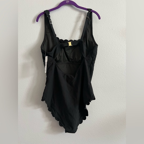 NWT Black Scalloped One-Piece Swimsuit - Picture 6 of 6